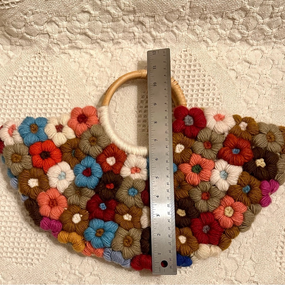 J.P. & MATTIE Multi Color Crotchet / Yarn Flower Purse New - Picture 12 of 13